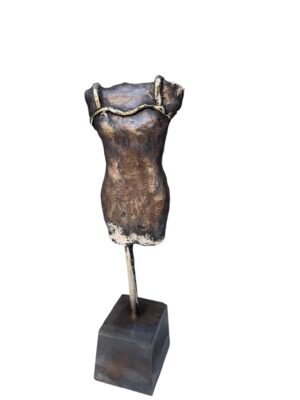 Bronzeskulptur af Charlotte Tønder titel "Bronzeskjole